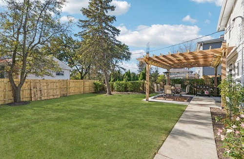 Forestview House | Comfortable Luxurious 4BR Home w/Game Room + Master Suite