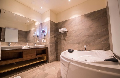 Manali Hotel | Coral Resort and Spa Centrally Heated Mountain Side Resort Manali