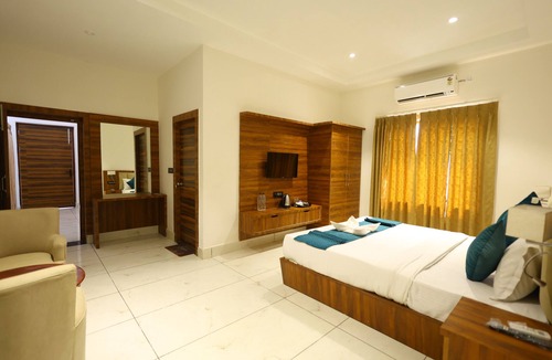 Ramnagar Hotel | Corbett Caves Resort