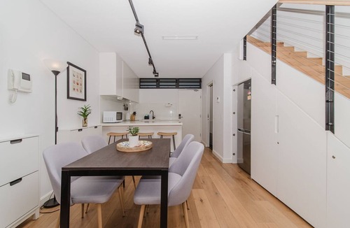 Ultimo Apartment | Cosy Urban Escape near Sydneys Top Attractions