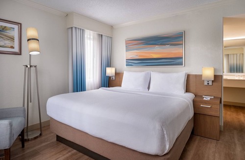Central Naples Hotel | Courtyard by Marriott - Naples