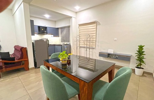 Kakkanad Apartment | Cozy 1-bedroom apartment in charming Kakkanad with AC