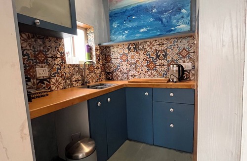 Kalyani Nagar Apartment | Cozy 1-bedroom apartment in charming Pune with AC