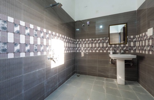 Bullawala House | Cozy 2-bedroom building in serene Dehradun with AC