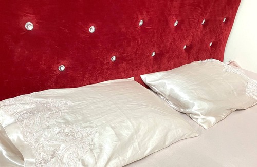 Dhanmondi Apartment | Cozy AC En-suite Bedroom in Dhanmondi Lakeside