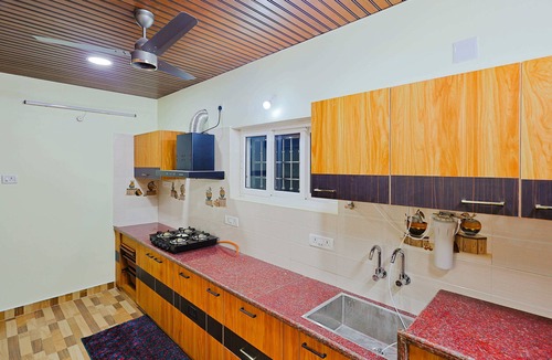 Perungudi Apartment | Cozy Apartment w/Living room,WIFI,Kitchen,Laundry & Parking in Velachery,Chennai