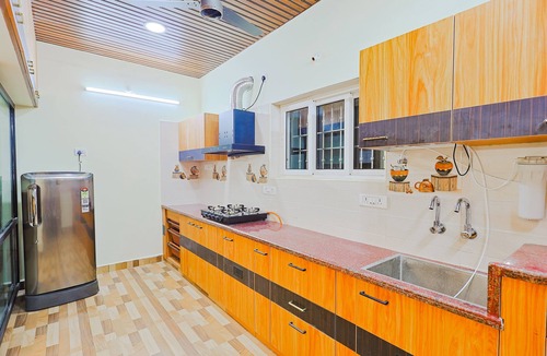 Perungudi Apartment | Cozy Apartment w/Living room,WIFI,Kitchen,Laundry & Parking in Velachery,Chennai