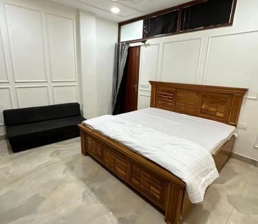 East of Kailash Apartment | Cozy Independent 2BHK Flat- Jatinder's Residency
