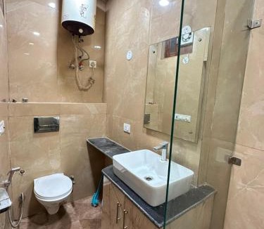 East of Kailash Apartment | Cozy Independent 2BHK Flat- Jatinder's Residency