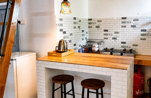 Turuk Apartment | Cozy Kalimpong Studio stay W/Breakfast by Homeyhuts
