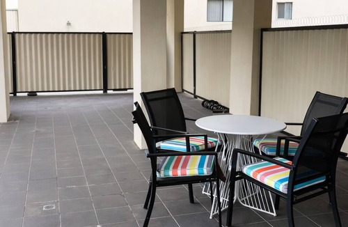 Northmead Apartment | Cozy Modern Apartment w/large courtyard