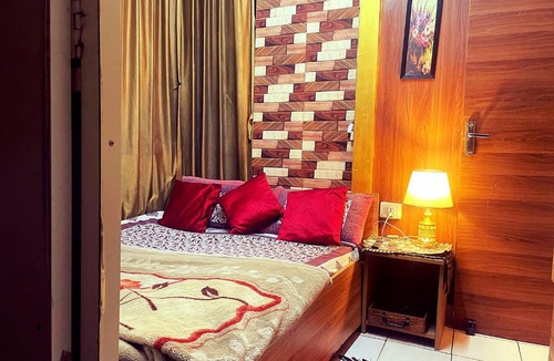 Chittaranjan House | Cozy private room in a designer apartment south delhi