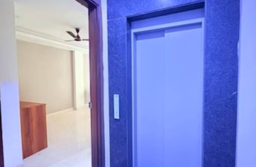 Govindpuri Apartment | Cozy Room in wonderful New Delhi with AC, Parking