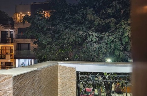 New Delhi Apartment | Cozy & Spacious 3BHK in GK3 – Perfect for Families!