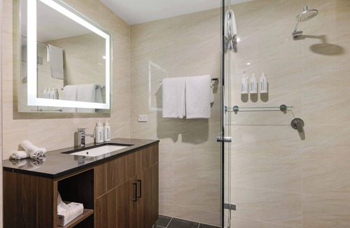 North Ryde Apartment | Cozy Studio Near Metro Macquarie Shopping Centre