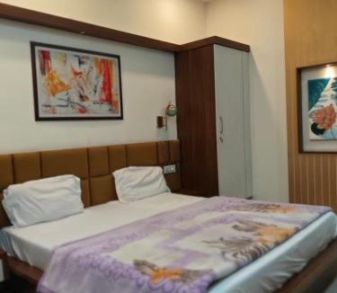 Hapur Hotel | Crown Palace Hotel & Restaurant