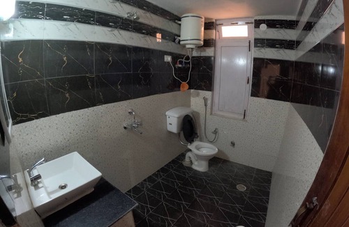 New Manali Hotel | CS Shhandella Hotel