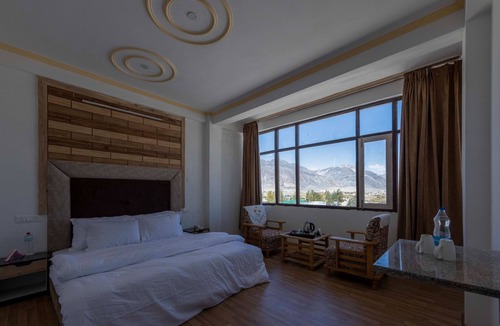 Kargil Hotel | Dee Grand Marq Hotel