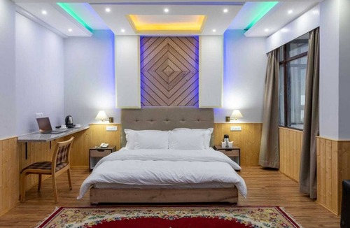 Kargil Hotel | Dee Grand Marq Hotel