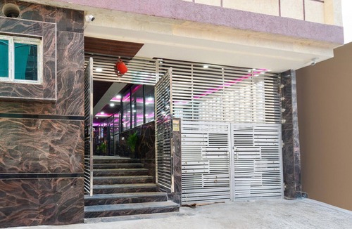 Hyderabad House | Deluxe Aarian Tej Nilayam