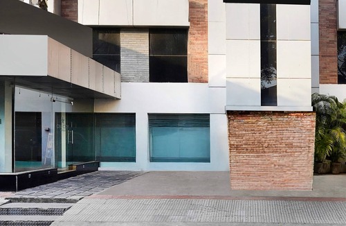 Kodambakkam House | Deluxe Cine City