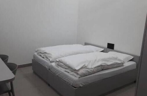 Agra Bed & Breakfast | Deluxe Family Room in Agra with Kitchenette & Private Bathroom