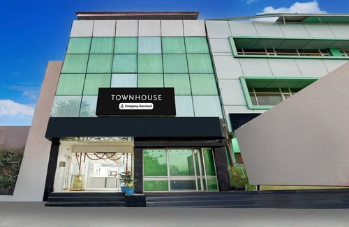 Mohali House | Deluxe Hotel Hm Crystal
