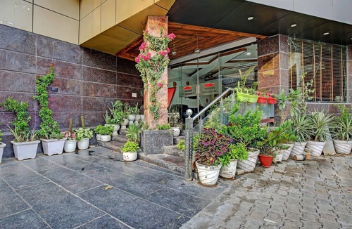 Zirakpur House | Deluxe Hotel Vihaan Residency