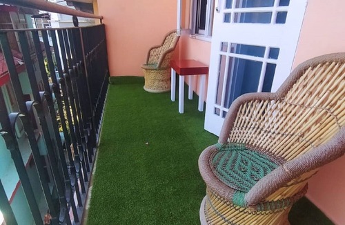 Shimla Apartment | Deluxe (Twin room) home stay apartment in Shimla (himachal Pradesh)