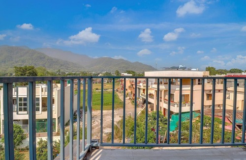 Haldwani House | Deluxe With Balcony Haldwani inn 2.0