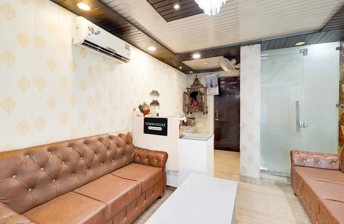 Dehradun House | Deluxe With Twin Bedrispana Pul Haridwar