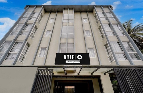 Gandhi Nagar House | DeluxeHotel Gurudev Residency