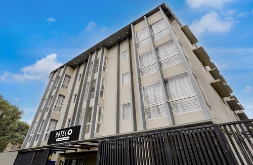 Gandhi Nagar House | DeluxeHotel Gurudev Residency