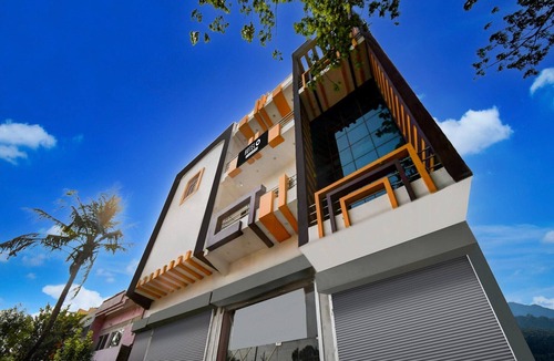 Sultanpur House | DeluxeHotel O Amhat Sultanpur City