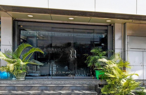 Raipur House | DeluxeHotel Okasu Railway Station