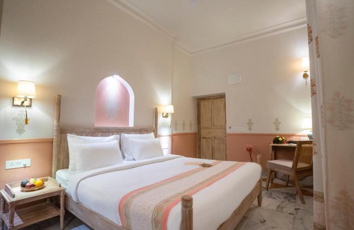 Bani Park Hotel | Dev Mahal - A Boutique Heritage Hotel