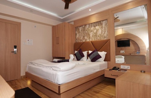 Deoghar Hotel | Devbhoomi Inn