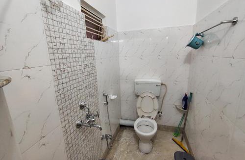 Kolkata Apartment | Diamond Suite, South Calcutta - AC 2BHK with private gym