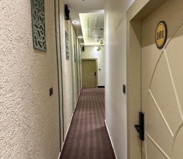 Karnal Hotel | Divine Hotel