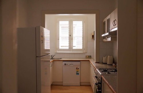Double Bay Apartment | Double Bay Art Deco Apartment with Harbour Vistas