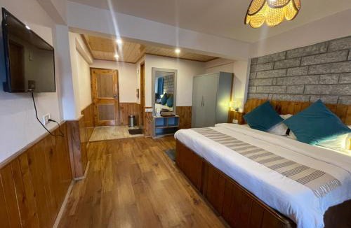 Old Manali House | Drifters Cafe, Bar & Inn by The Hidden Tribe