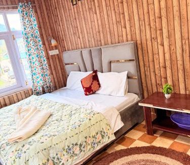 Gulmarg Hotel | D’SHIEKHS RESORT GUREZ
