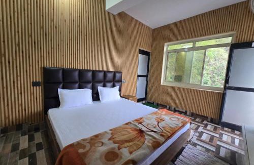 Ranikhet Hotel | DWARIKA HOTEL
