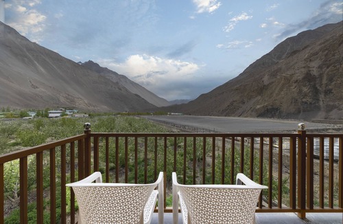 Tabo Hotel | Echor Mud Huts Tabo Spiti Valley