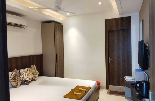 Medinipur Hotel | Eennra Kaansabbati
