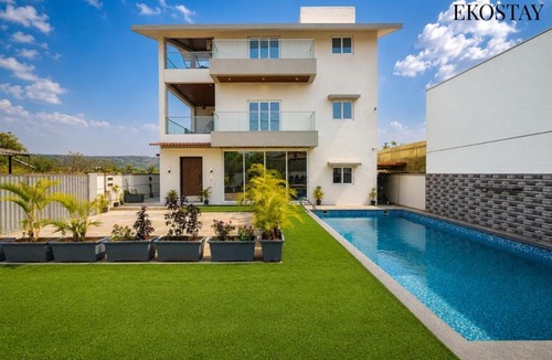 Kurvande Villa | EKOSTAY - Concrete Cove Villa