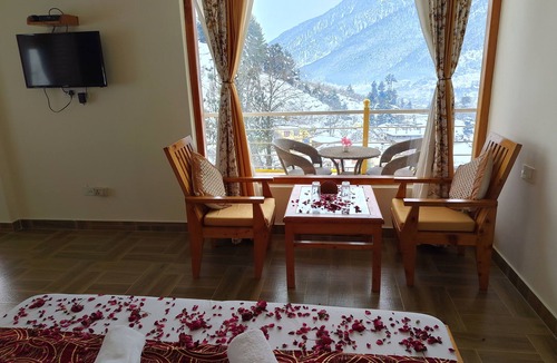 Vashist Hotel | Elegance Retreat Manali Luxury Stay