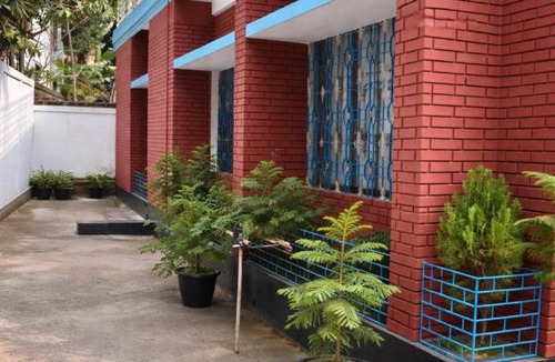 Sylhet Villa | Elegant 4 Bedroom Home Sleeps 8 with Private Parking