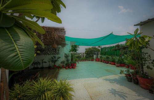 Agra Villa | Elegant 6 Bedroom Homestay Near Taj Mahal - Vegetarian