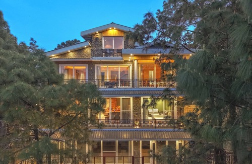 Kasauli Villa | ELIVAAS 4 BHK Kavya Villa With Lounge